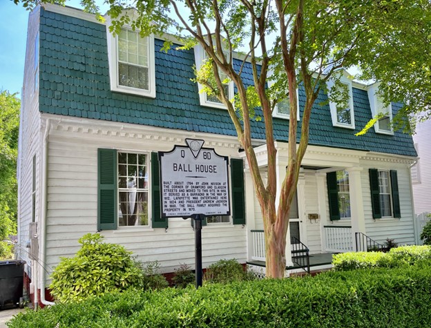 Built about 1784, this Colonial” tax dodger” house features a gambrel roof